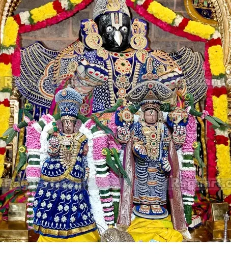 Nachiyar Koil Kal Garudan Temple